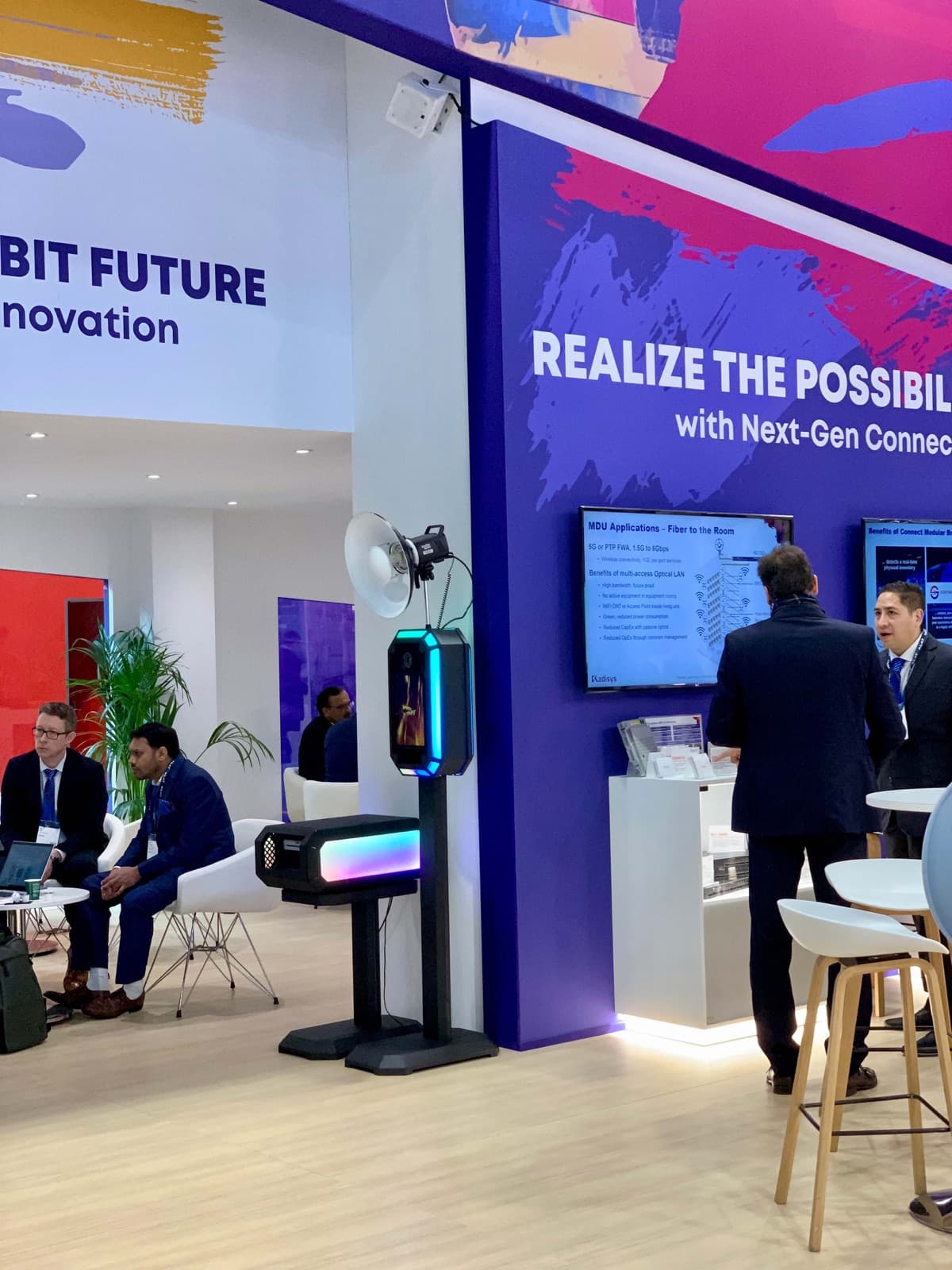Fotomatón en MWC 2025, stand de Radisys en Barcelona