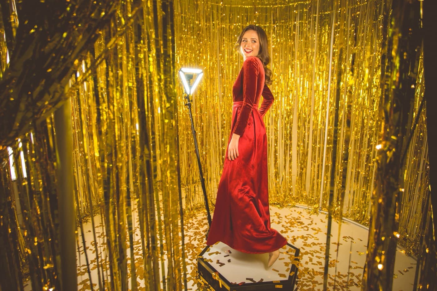 360 photo booth at a nightclub event with party lighting